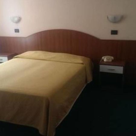 Hotel Cortina Garda  Exteriör bild